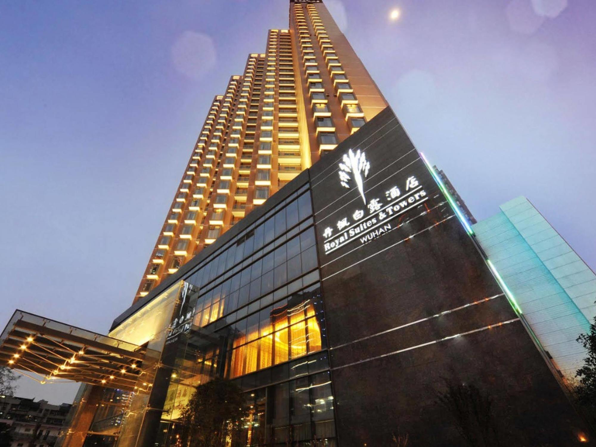 Royal Suites & Towers Wuhan Exteriör bild